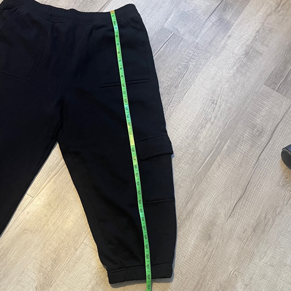 Aeropostale Light Gray and black Cropped Cargo Joggers Selling both together. - Picture 9 of 13